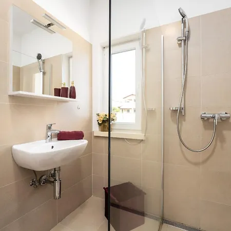 Вилла Cvita Domenica Near Porec For 8 People With 40 M2 Private Pool - Pet Friendly *