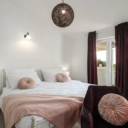 Cvita Domenica Near Porec For 8 People With 40 M2 Private Pool - Pet Friendly *