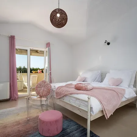 Villa Cvita Domenica Near Porec For 8 People With 40 M2 Private Pool - Pet Friendly *