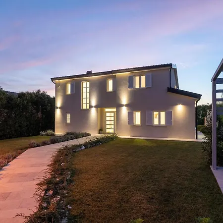 Cvita Domenica Near Porec For 8 People With 40 M2 Private Pool - Pet Friendly Labinci