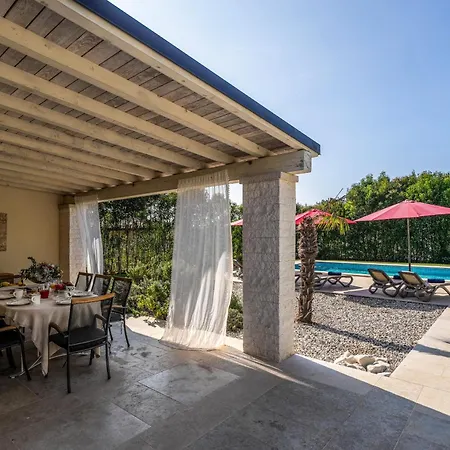 Cvita Domenica Near Porec For 8 People With 40 M2 Private Pool - Pet Friendly