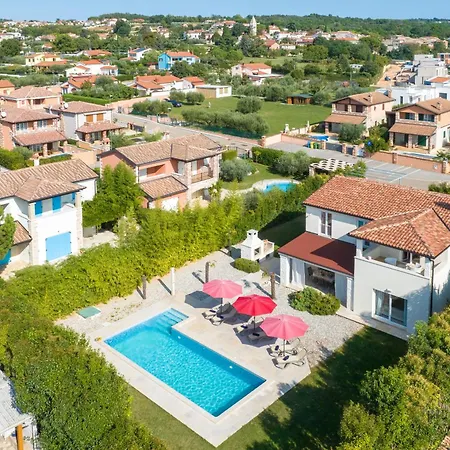 Villa Cvita Domenica Near Porec For 8 People With 40 M2 Private Pool - Pet Friendly Labinci