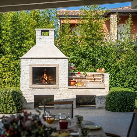 Villa Cvita Domenica Near Porec For 8 People With 40 M2 Private Pool - Pet Friendly *